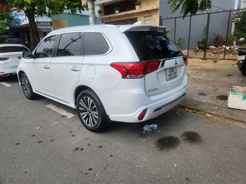 Cho thuê xe Mitsubishi Outlander 2022